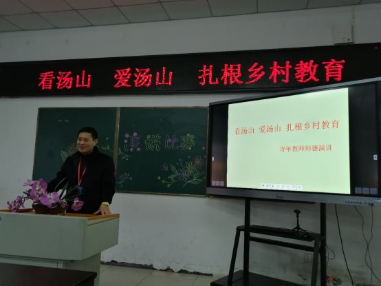 商店门口有招牌&#xA;&#xA;描述已自动生成